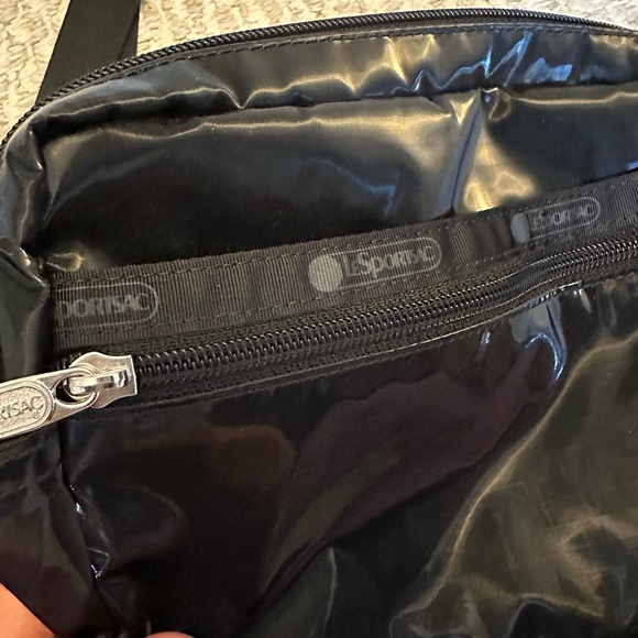 LeSportsac Shiny Black crossbody Bag - Picture 2 of 4